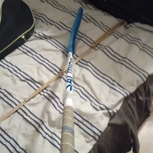 Innebandy klubba - Säljer min innebandy klubba o fördral klubban är 115 cm lång