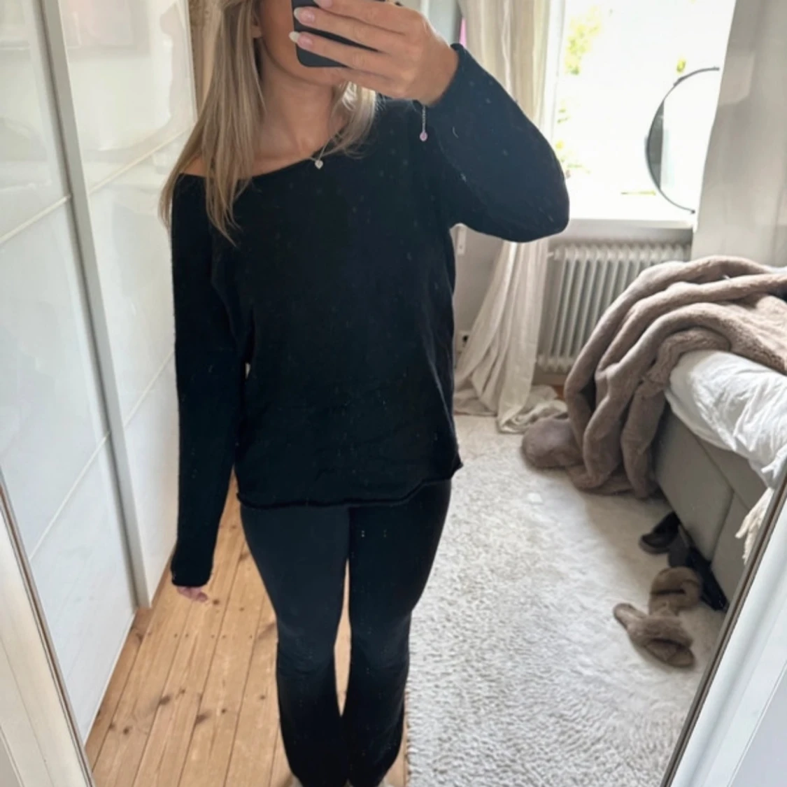 Svart stickad tröja  - 91