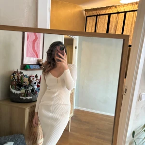 Klänning  - Knappt använd 