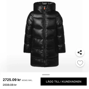 Helt ny Save the duck jacka - Helt ny, användt kanske två gånger💗💗köpte för 2300 säljer för 1100 pris kan diskuteras!!!🫰🥰
