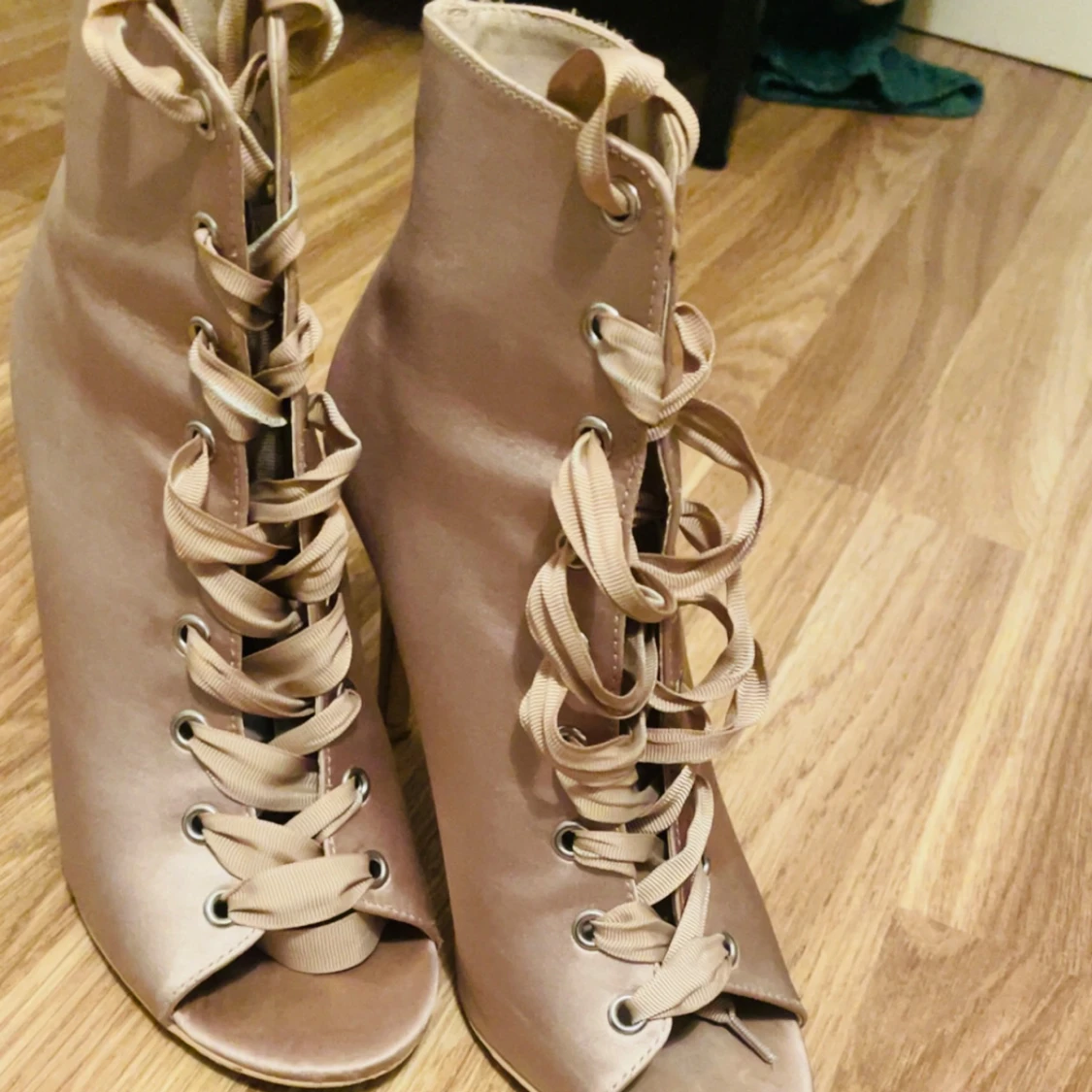 Beige klackskor - 90