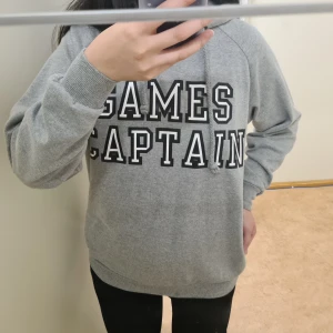 Grå hoodie oversized XS  - Ganska stor i storlek.