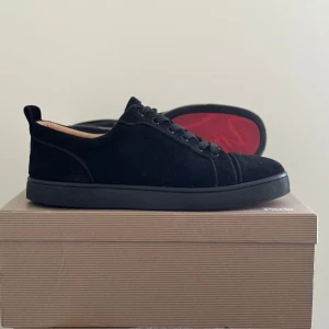 Christian Louboutin skor - Skick 8/10 priset kan diskuteras