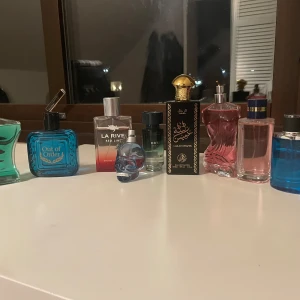 Byter/säljer - Om det är en parfym som jag gillar som t.ex spice bomb,stronger with you, vercase, jean paul osv så får du 2 eller 3 av mina 