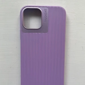 Skal nudient - Skal från nudient i fint skick! Gjort för iPhone 11 PRO men passar även iPhone X och