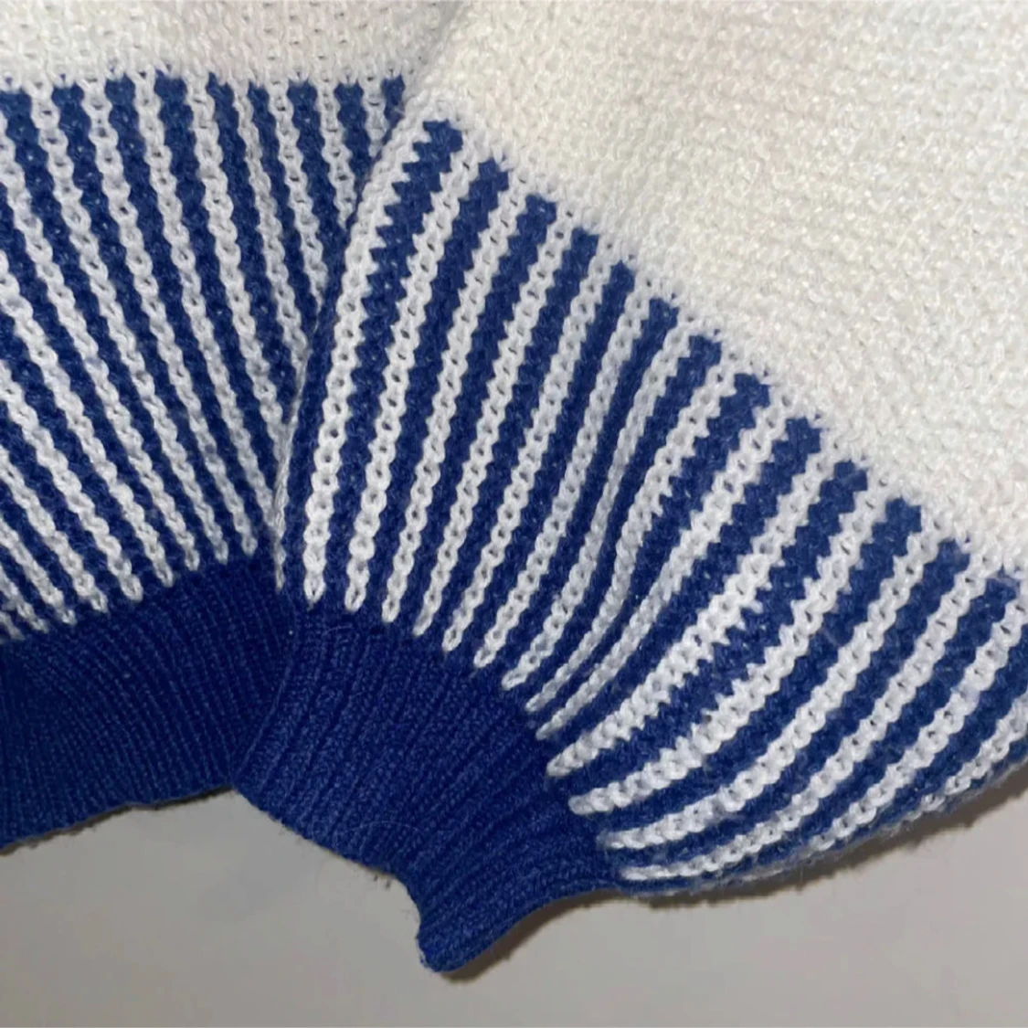 Fin stickad tröja  - 90