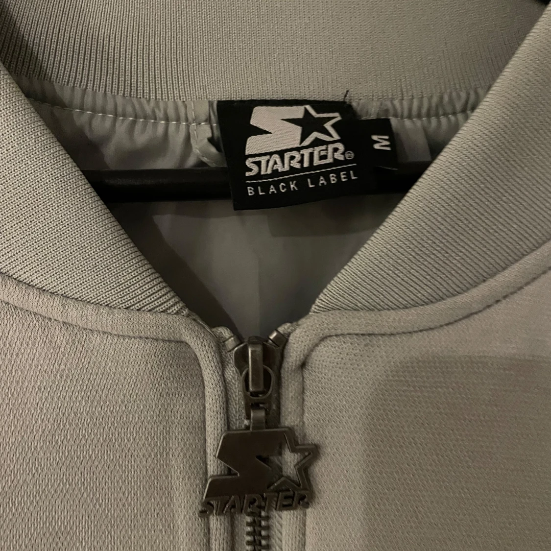 Grå bomberjacka  - 92