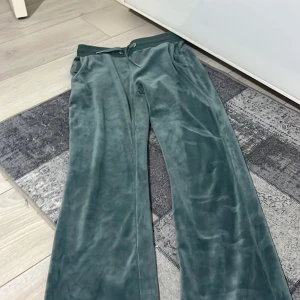Lindex byxor - För stora på mig. Kostade 250kr