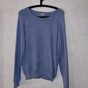 Stickad tröja  - Fin blå stickad tröja, kommer inte till användning!💙 Har vanligtvis S så liten i storleken