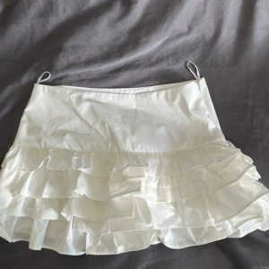 Kort kjol - Aldrig använd. Prislapp kvar