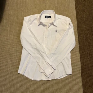 Ralph lauren skjorta - Fin ralph lauren skjorta i fint skickade. Storlek XS. Skriv vid fler frågor