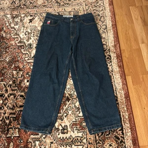Polar big boys - Säljer dessa polar big boy jeans för att jag inte använder dem längre. Använda men endå i bra skick, inga synliga skador. Pris inte hugget i sten😀
