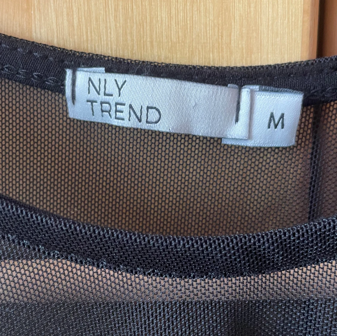 Svart mesh t-shirt - 90