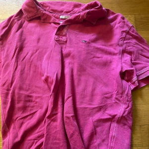 Rosa pike - Rosa piketröja från TH.  Skriv vid fler bilder eller intresse 🩷