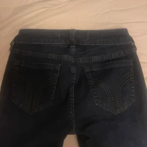 Mörk blå jeans  - Säljer då jag rensar 