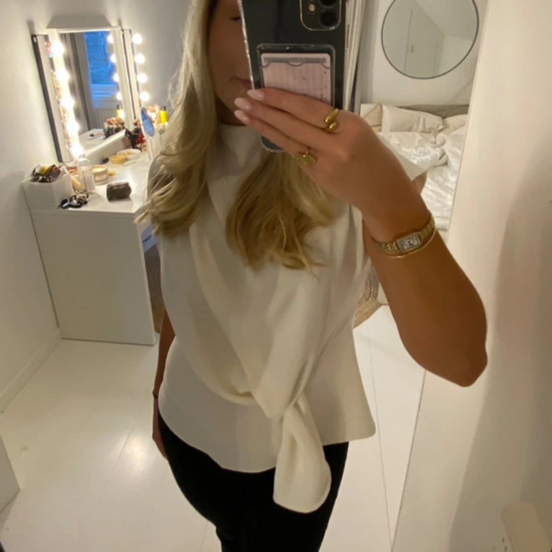 Blus med knytning - 91