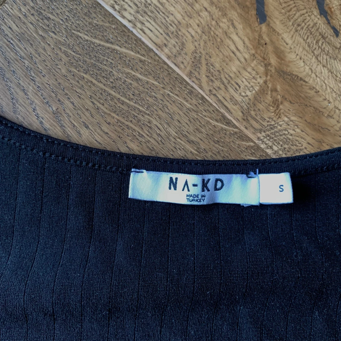 Svart ribbad topp från NA-KD - 90