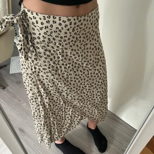 Kjol - Leopardmönstrad kjol