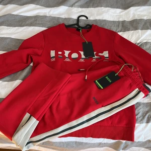 HUGO BOSS DRESS HELT NY - Storlek xs