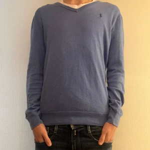 Ralph Lauren Tröja - Ljusblå tröja i 100% cotton. Skick:9/10. 
