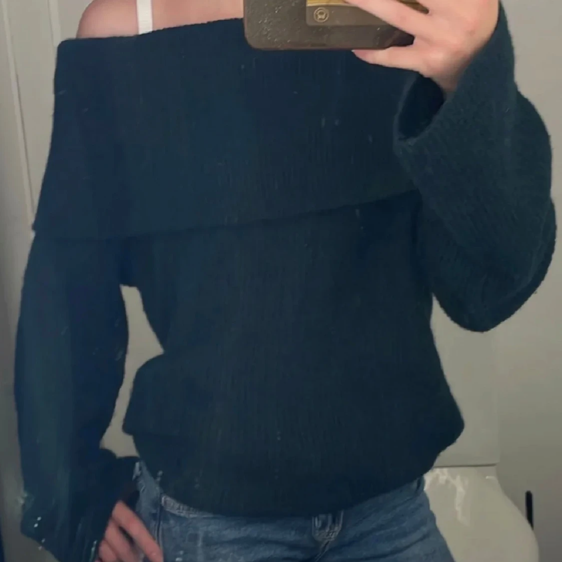 Off shoulder tröja - 90