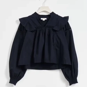 Marinblå blus💙 - Andväd typ två gånger så väldigt fint skick❤️