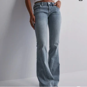 True religion jeans😻 - Säljer dessa jätte snygga true religion jeans. Skulle säga att de är nyskick. Skriv till mig för fler bilder eller om ni har frågor❤️