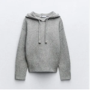Zara stickad tröja  - Grå stickad ifrån Zara, ny skick 