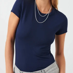 Mörkblå soft touch T-shirt - Bra skick, ingen fel på den. Skriv vid frågor💓