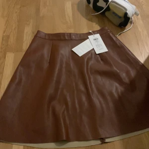 Jätte fin tjol helt ny aldrig använd  - Storlek XS  kostar egentligen 370