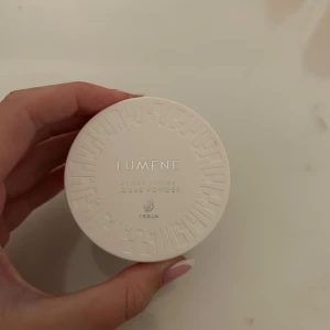 puder  - säljer detta puder från lumene. nypris 250kr