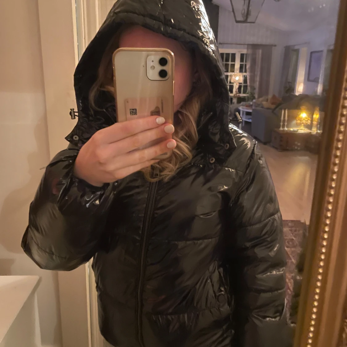 Svart glansig vinter jacka 