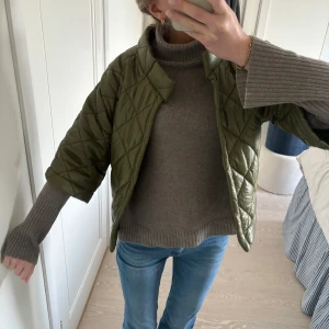 Jacka - Såå snygg trekvartsärmad jacka💕