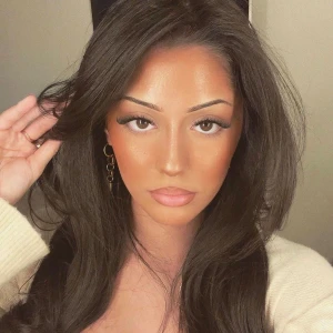 Örhängen  - Väldigt fina örhängen som är i samarbete med @raquelle055  Finns i guld och silver. Köp för 99kr/st Eller 185kr/ paret. Modell 147 Smyckes ställningen finns även att köpa för 299kr!