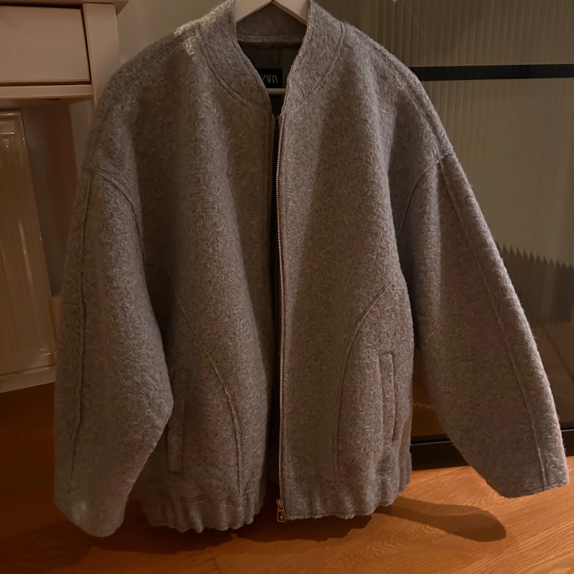 Zara Grå bomberjacka  - 90