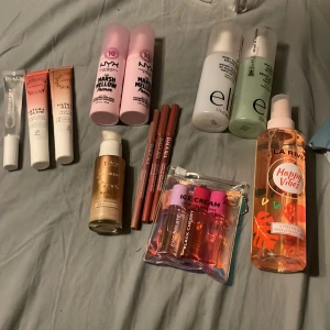 Smink  - Oandvänt smink . Olika pris för olika saker skriv om du är interiserad pris diskuteras men du kan säga vad du tycker det ska kosta❤️