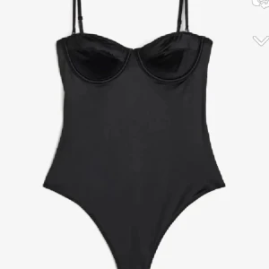 Satin body - Superfin satin body från hm!! 