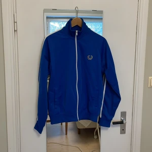 Fred Perry tröja - Storlek S. Bra skick