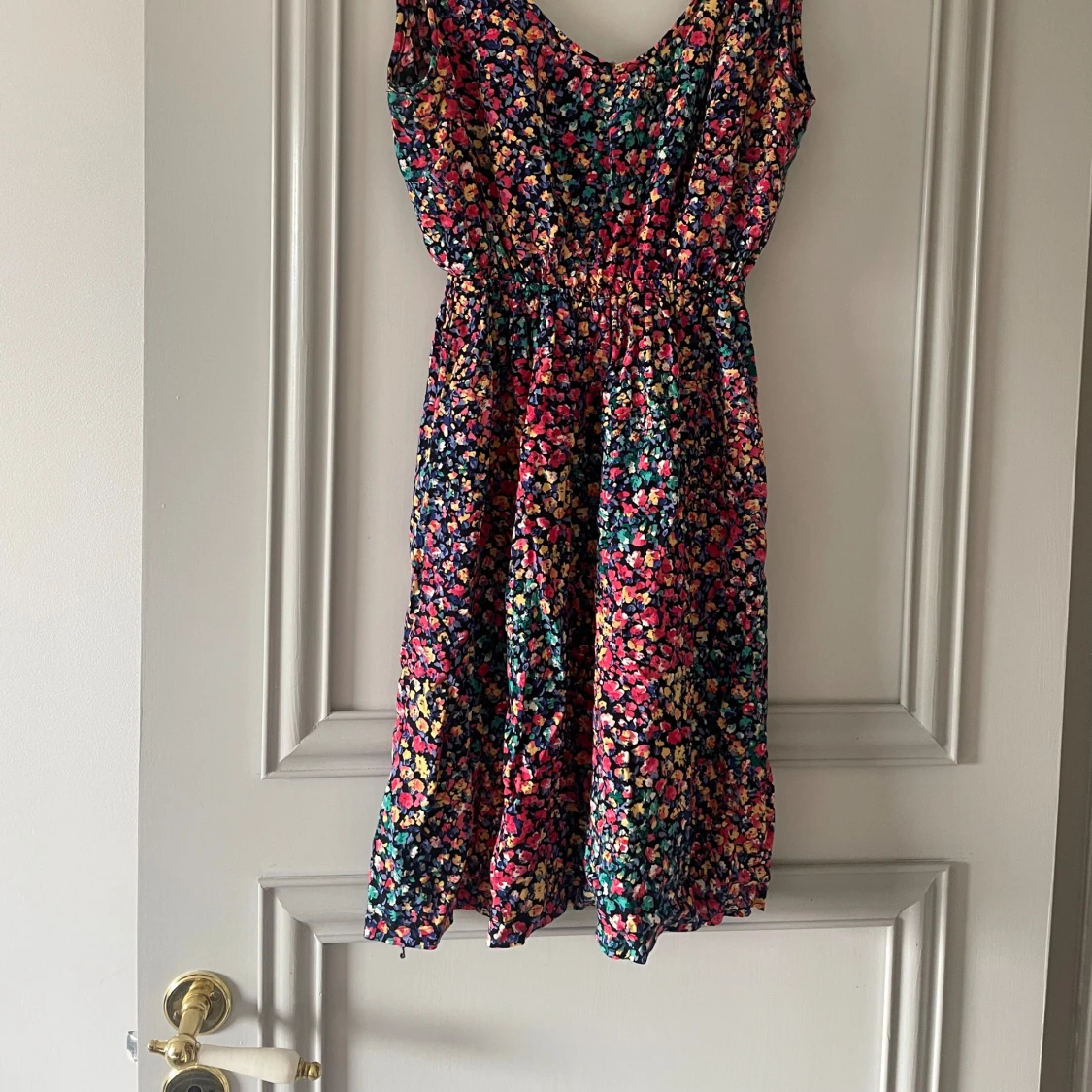 Blommig sommarklänning - 2