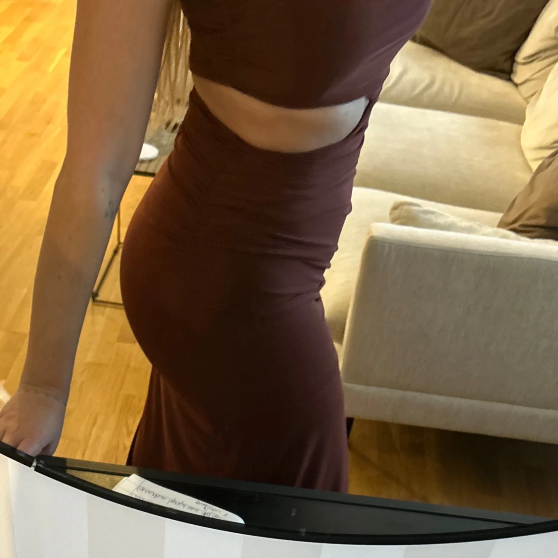 Lång klänning med cut - 90