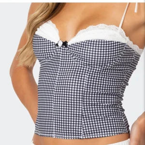 Trendig korsett - Trendig korsett med gulligt mönster. Från Edikted, aldrig använd i strl M🖤🤍