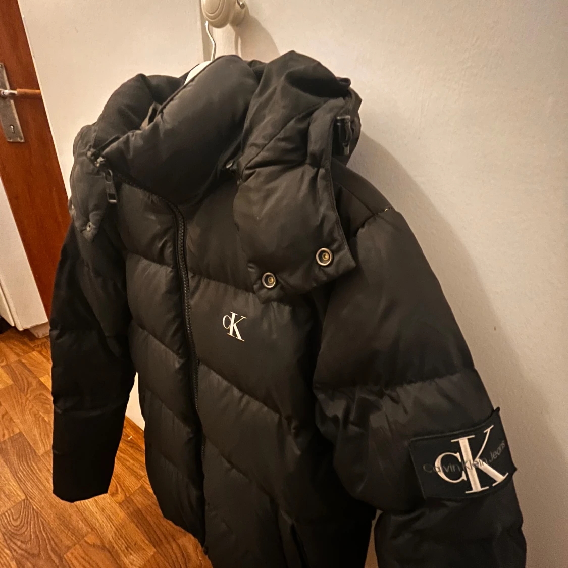 Svart dunjacka från Calvin Klein