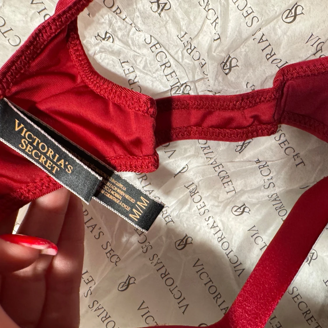 Röd underdel från Victoria's Secret - 91