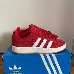 Röda Adidas Campus 00’s. Helt nya med lappen på💕storlek 39 1/3💕