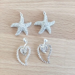Jewelry elements - 4 Pendant jewelry elements with strass, silver colour ✨
