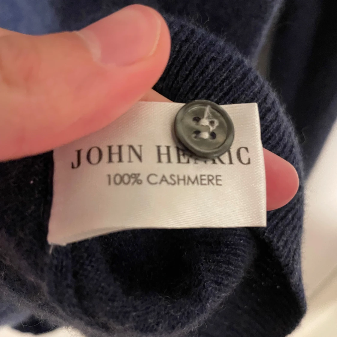 Mörkblå kashmirtröja från John Henric - 90