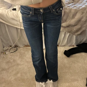 Low Waidt jeans  - Ifrån Gina Young storlek 158🩷är runt 160 o de passar bra, aldrig använda