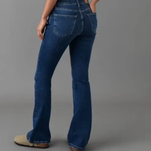 blåa bootcut jeans❣️ - snygga lågmidjade bootcut jeans ifrån Gina❣️inga defekter! Nypris 499❣️