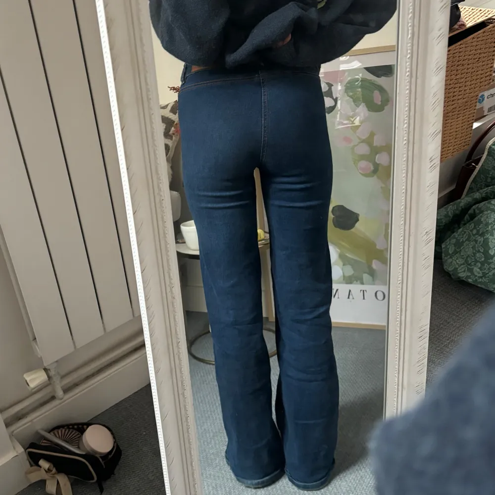 Super fina jeans med fickorna därfram. Jag är 168cm💕. Farkut & Housut.