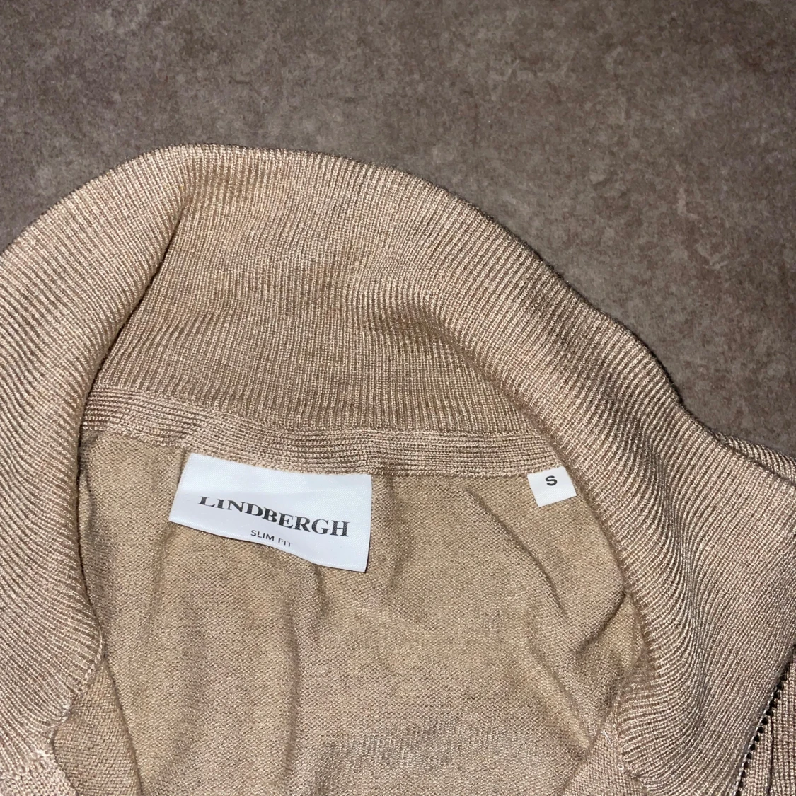 Beige kofta från Lindbergh - 1